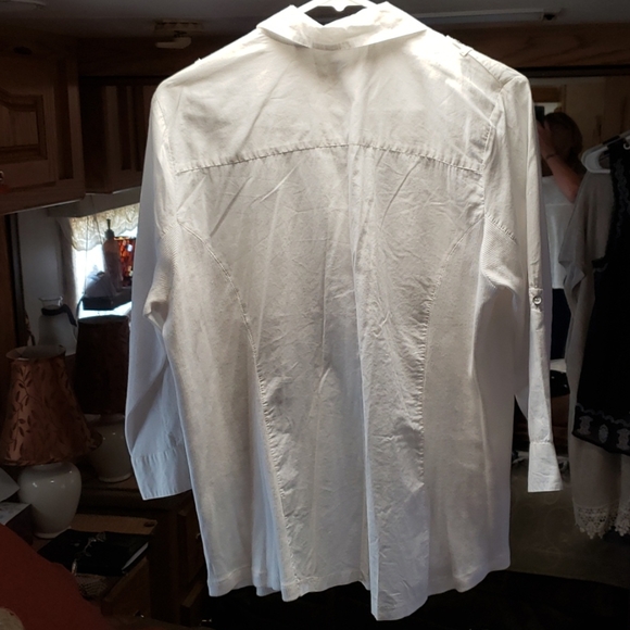 blouse - Picture 4 of 6